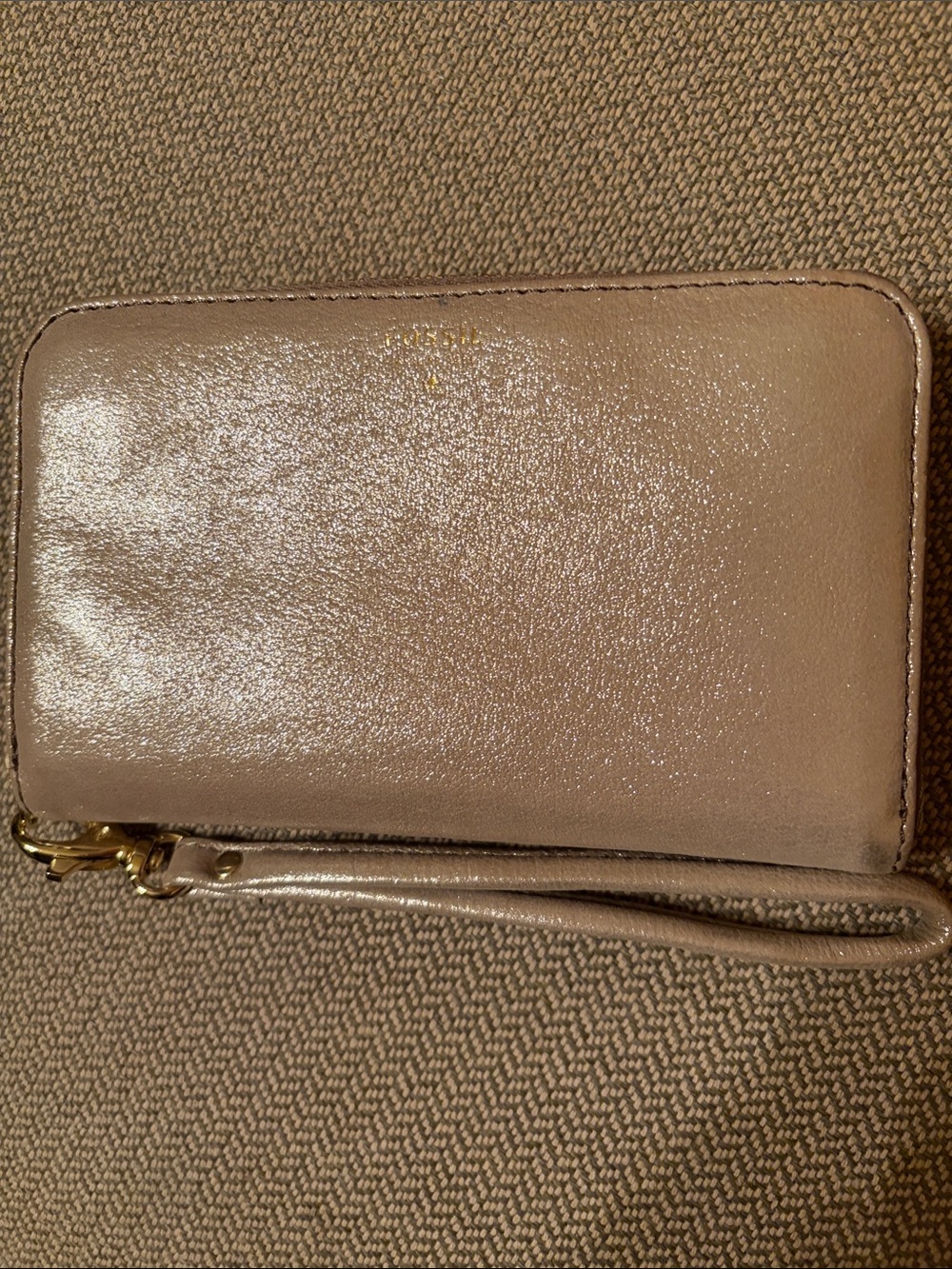 Fossil Women Metallic Champagnr Beige Leather Zip ID holder Wristlet Wallet EUC